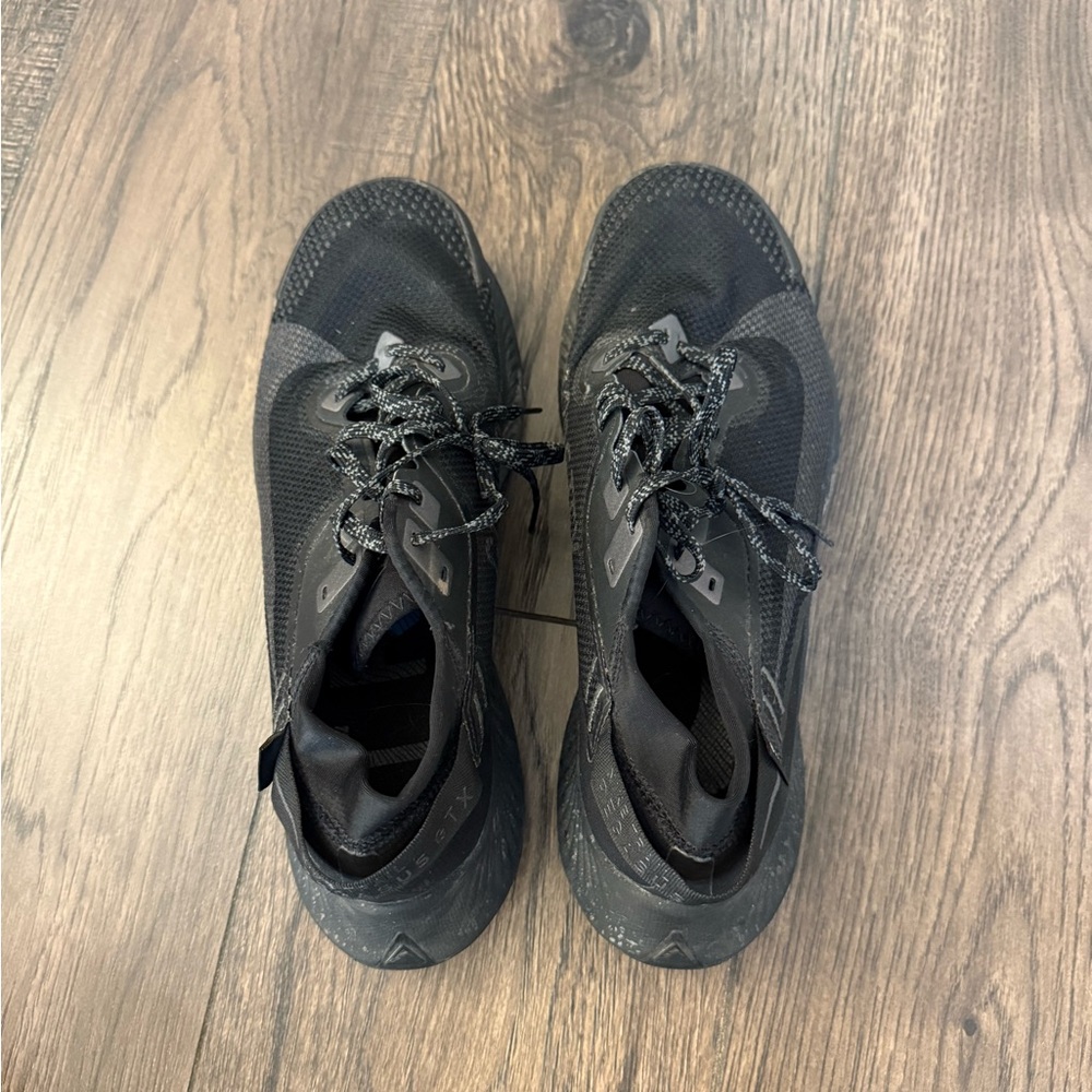 Nike Black Athletic Shoes